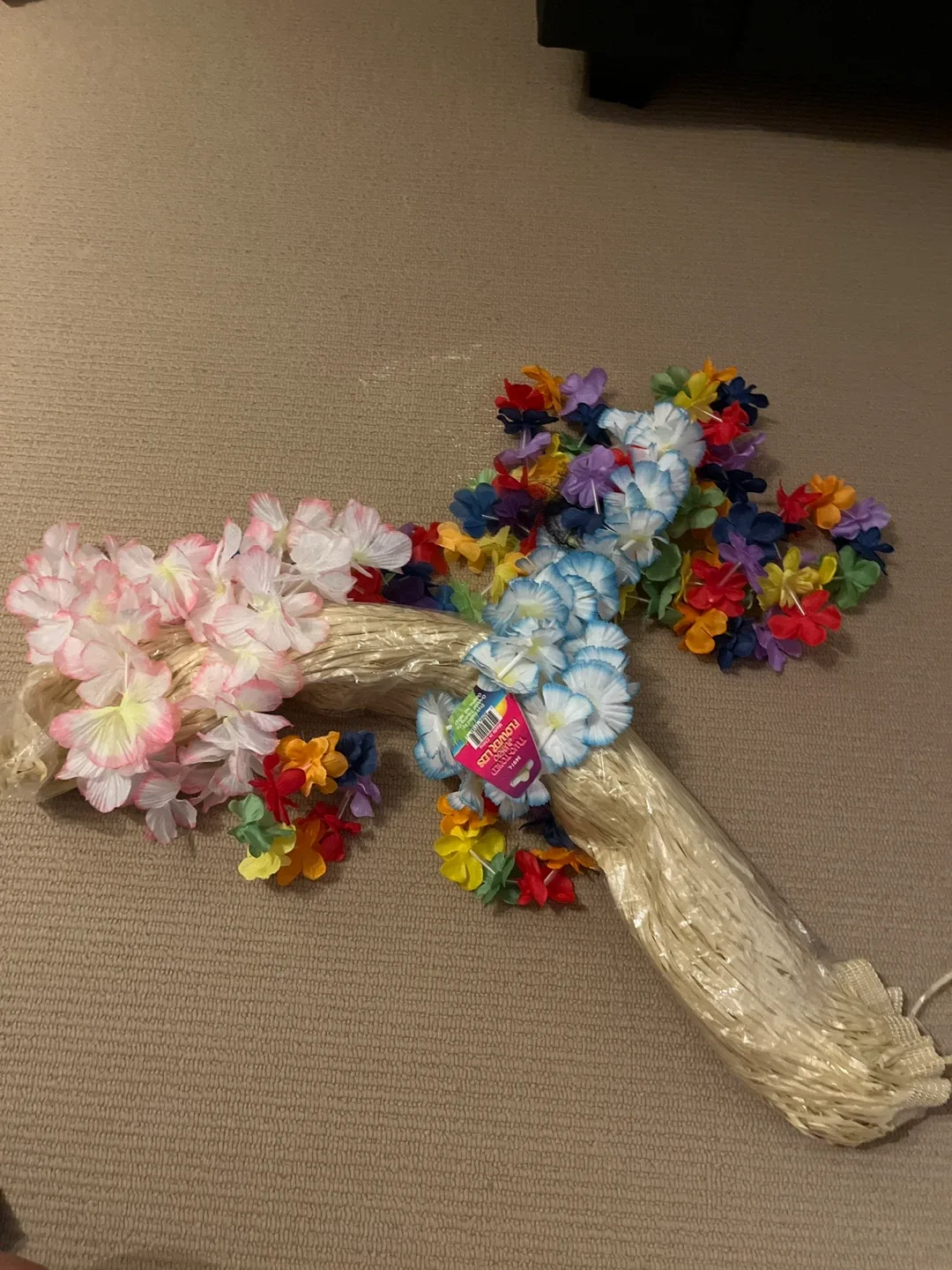 🥕 Halloween costume. Hawaii Luau Flower Leis - New in Package! thumbnail