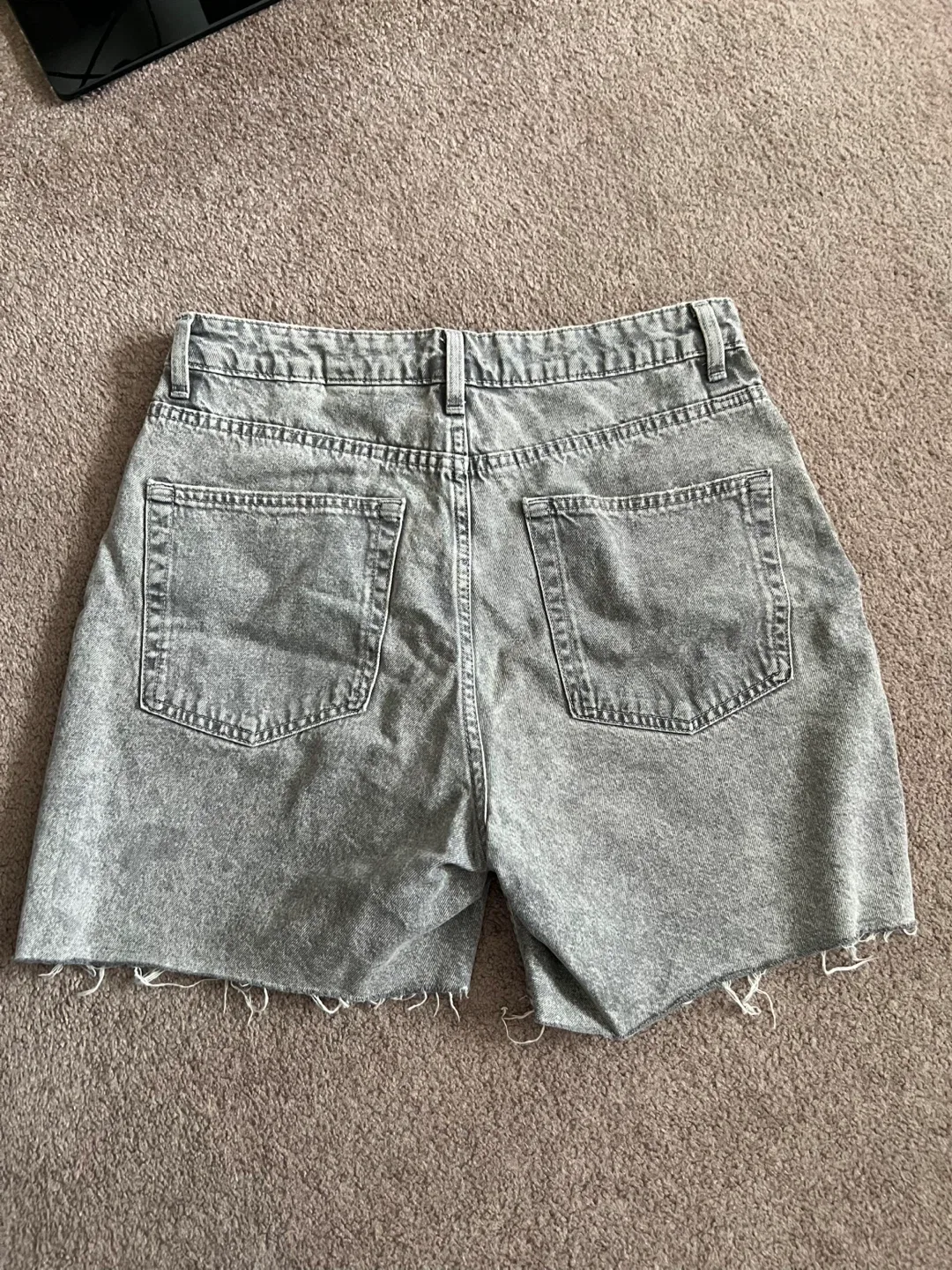 H&M Divided Grey Denim Shorts - Size 8 image indicator(2)