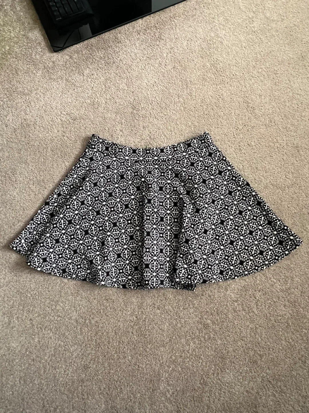 Atmosphere Black & White Skirt - Size 8 thumbnail