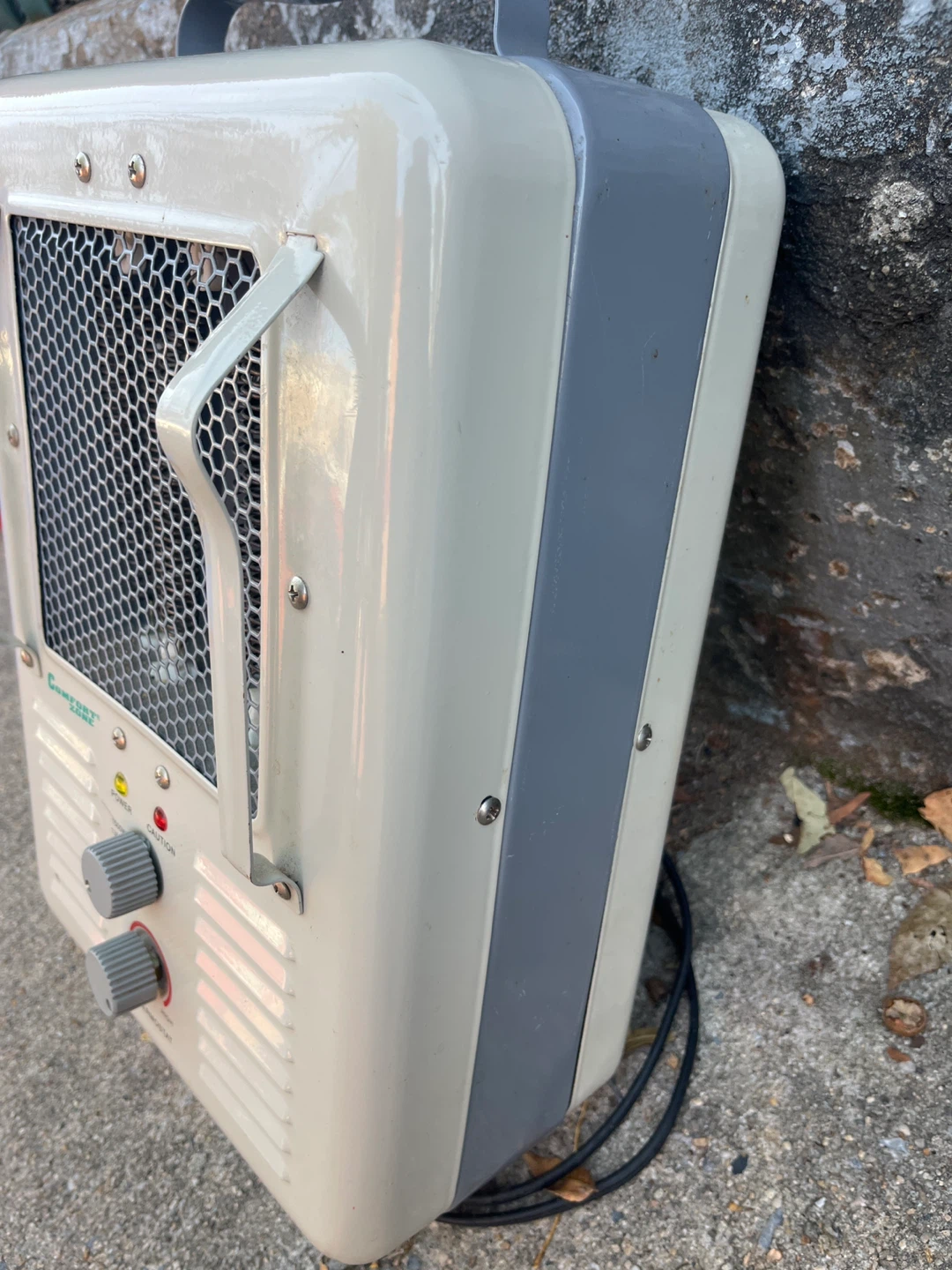 Comfort Zone 1500W Portable Utility Heater - photo 3