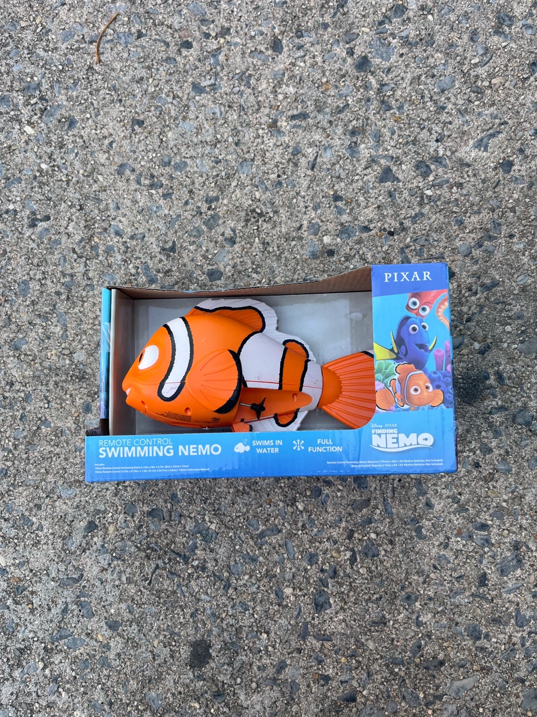 Disney Pixar Finding Nemo Swimming Nemo