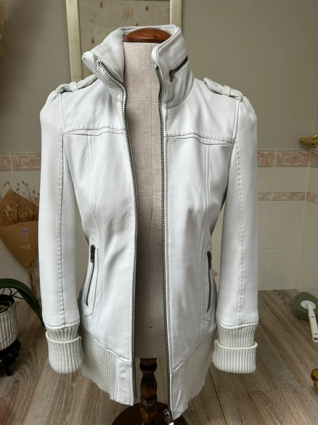 Mackage Aritzia White Leather Jacket Size S/P