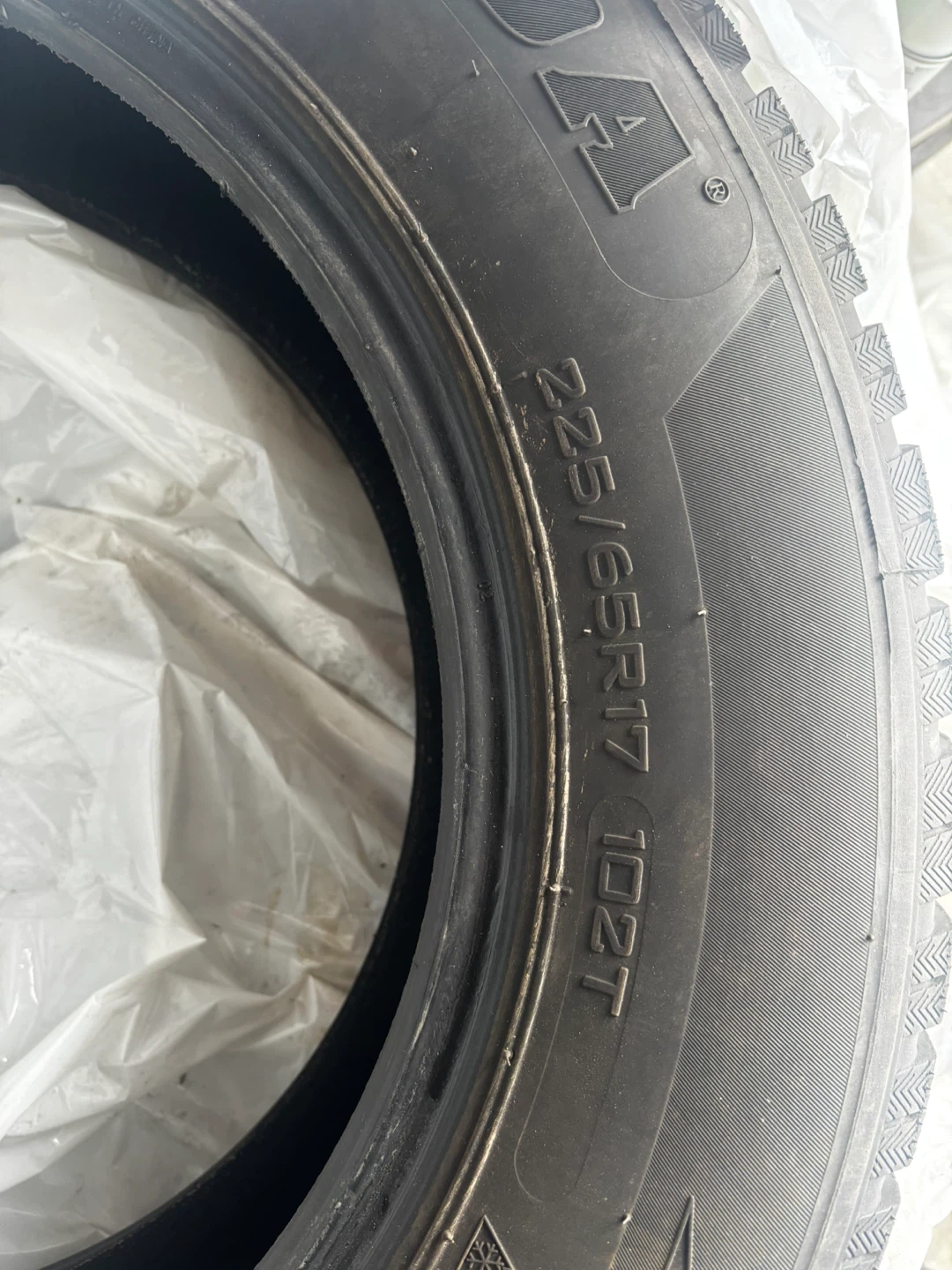 225/65R17 102T Winter Tire   $400  OBO - photo 5
