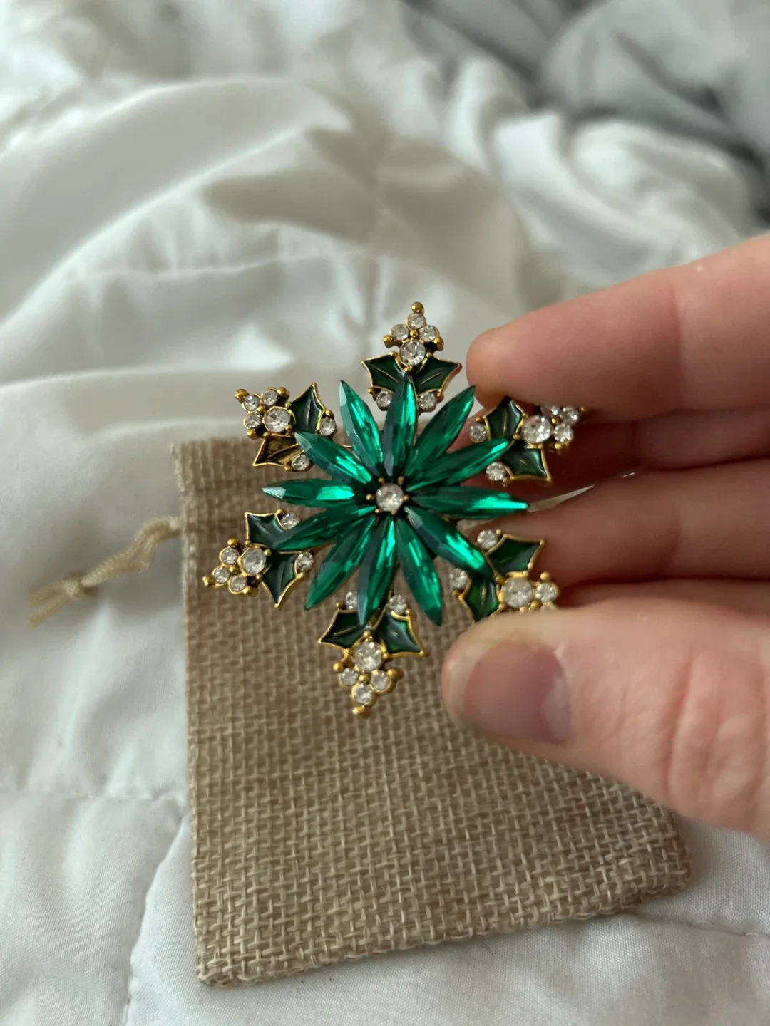 Snowflake Brooch - Green & Gold image indicator(2)