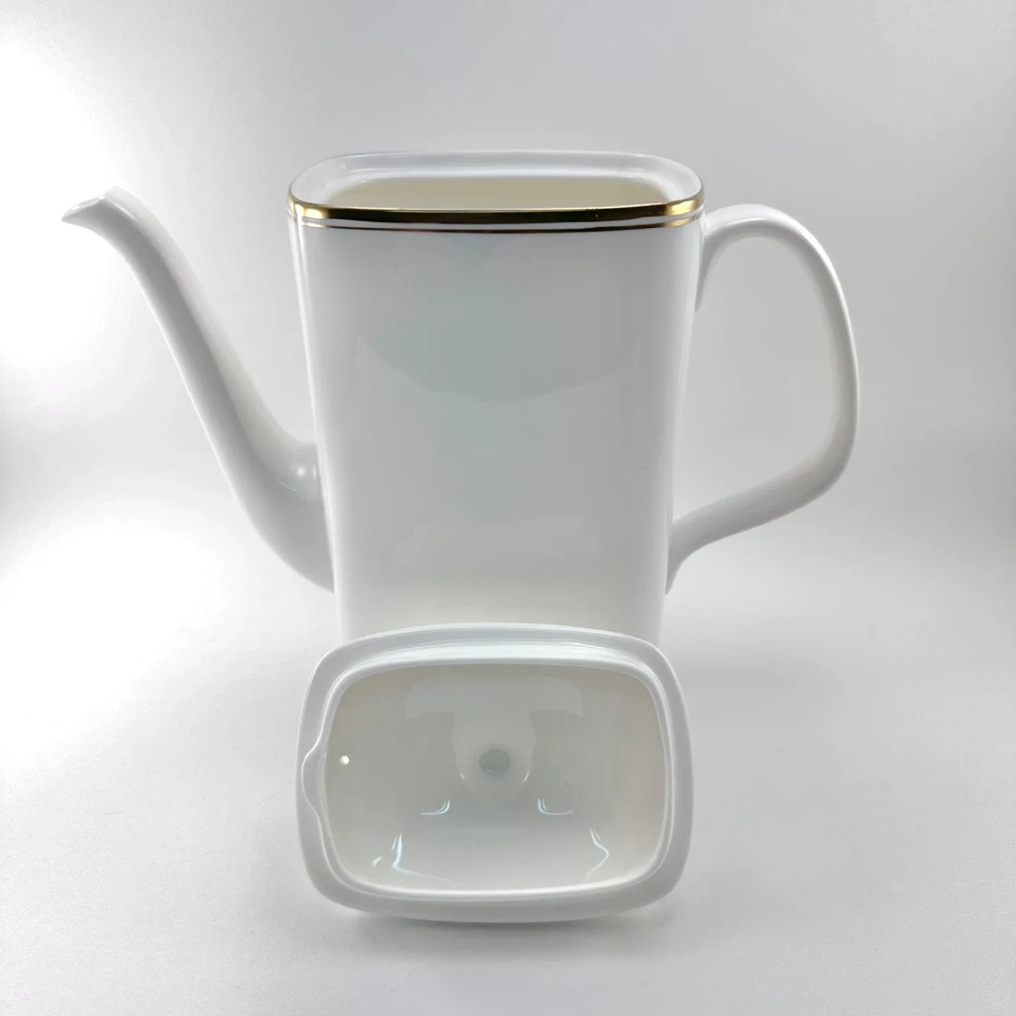 Royal Doulton Concord coffee pot image indicator(3)