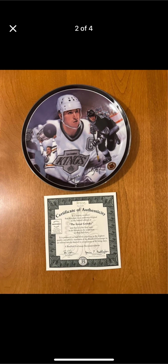 Wayne Gretzky signed Collectors Edition plate - photo 2