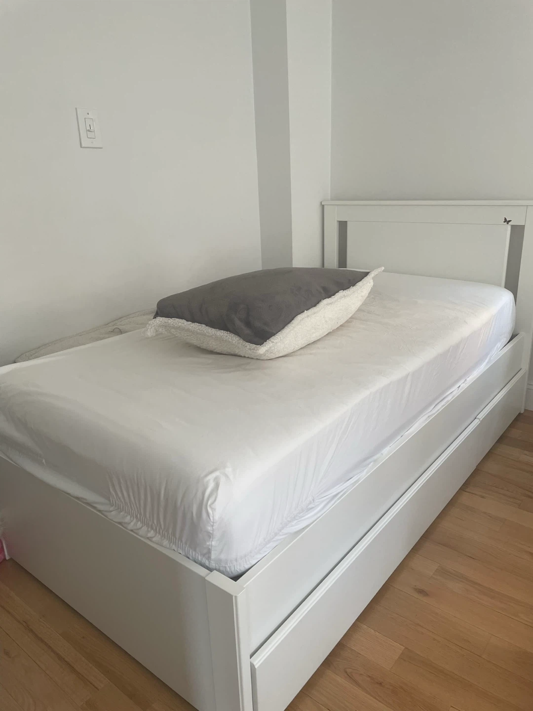 IKEA Hemnes White Twin Bed Frame with Drawer