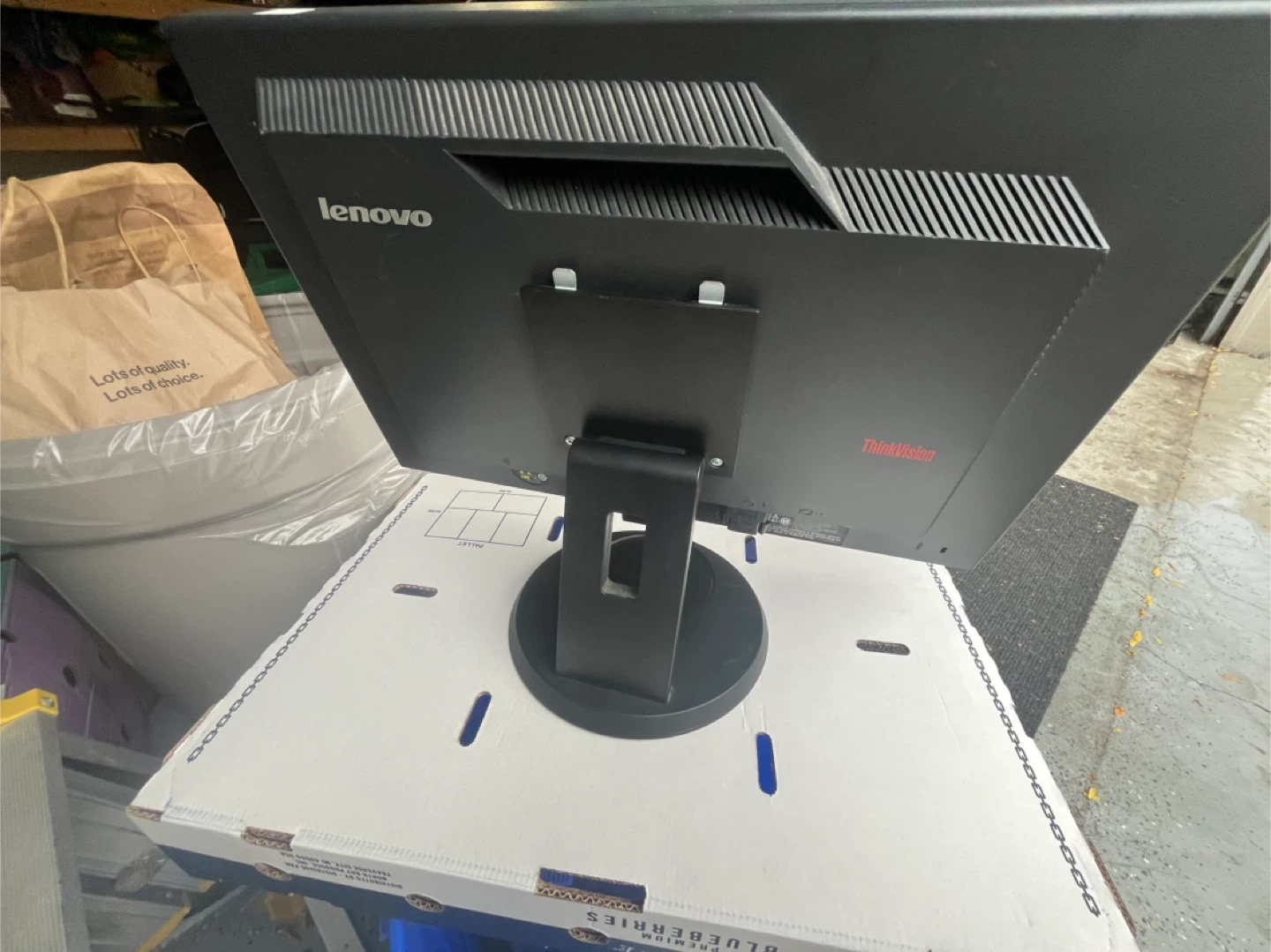Lenovo ThinkVision Monitor - photo 5