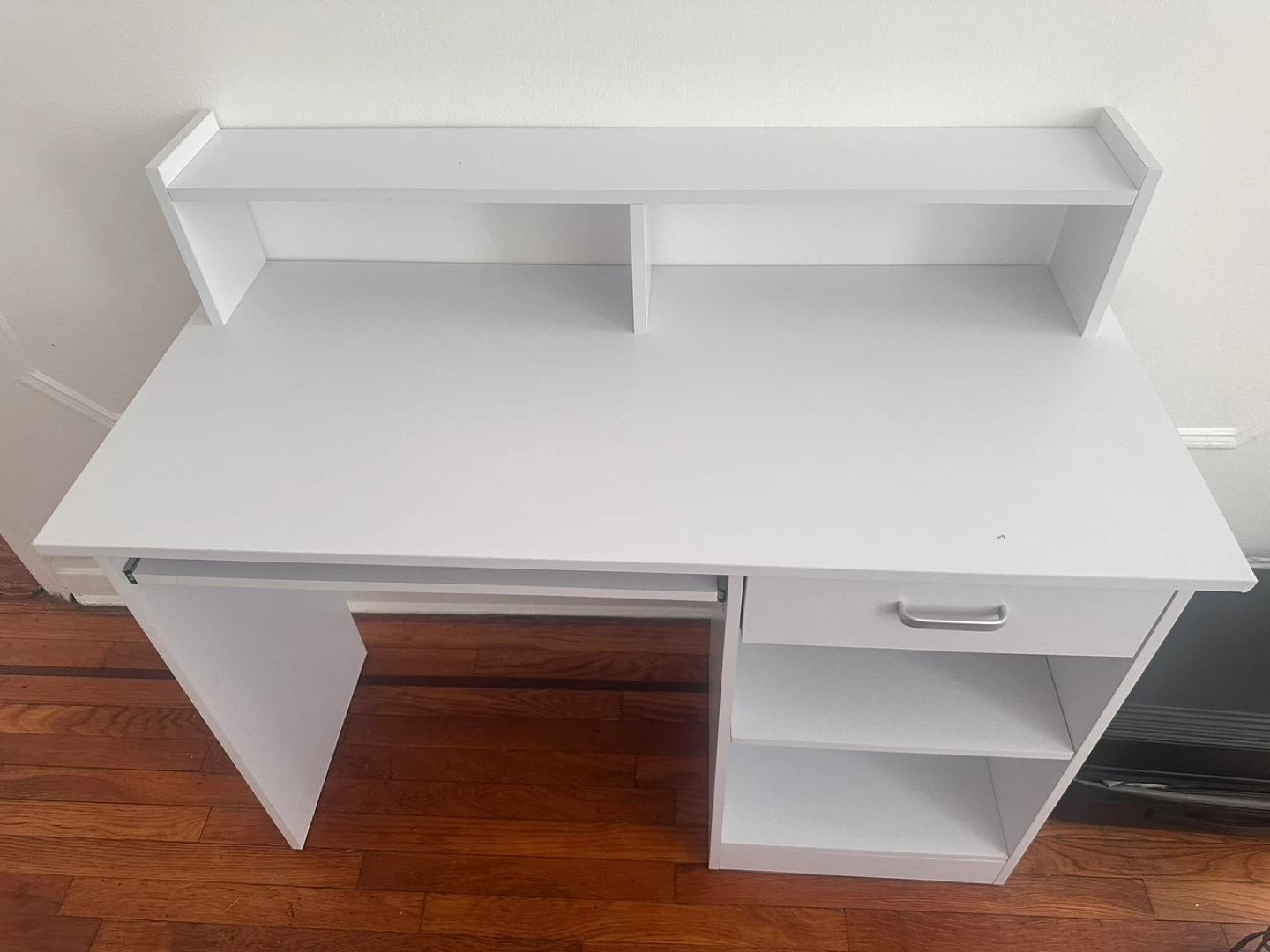 White Desk - photo 2