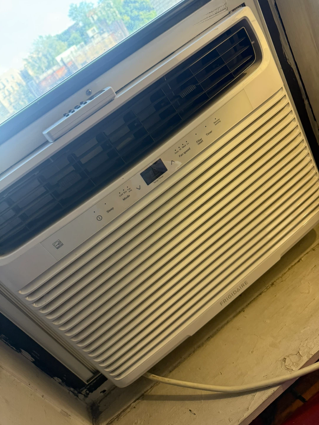 Frigidaire Window Air Conditioner - photo 4