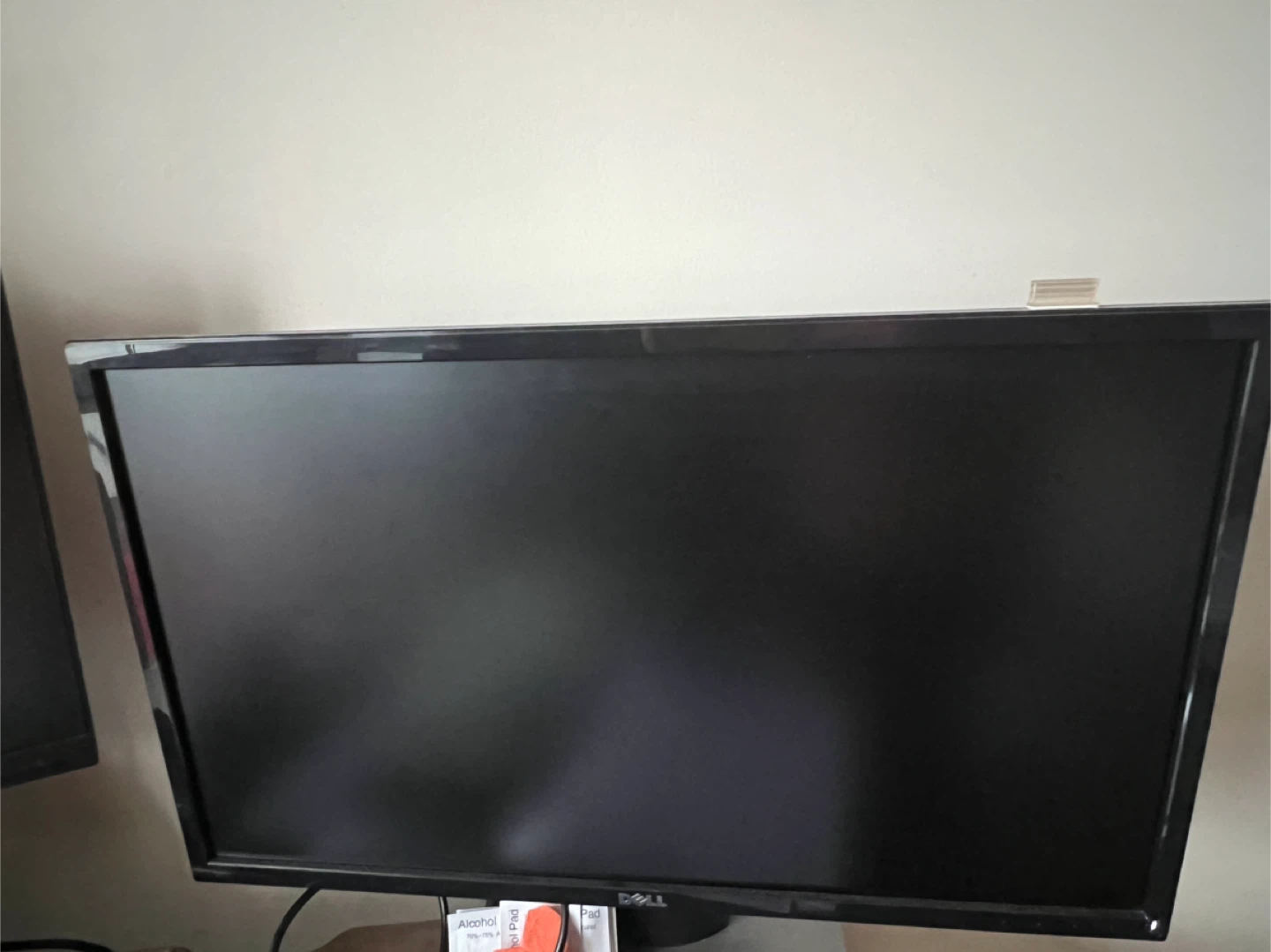 2 monitors - Dell & ThinkVision Monitors