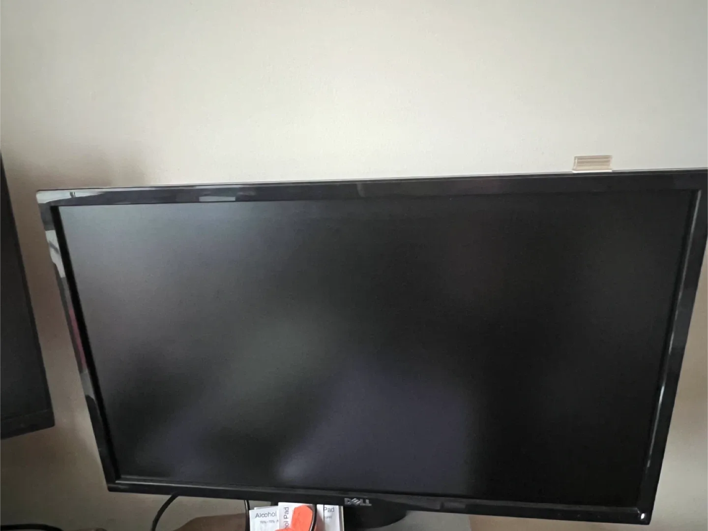 2 monitors - Dell & ThinkVision Monitors thumbnail