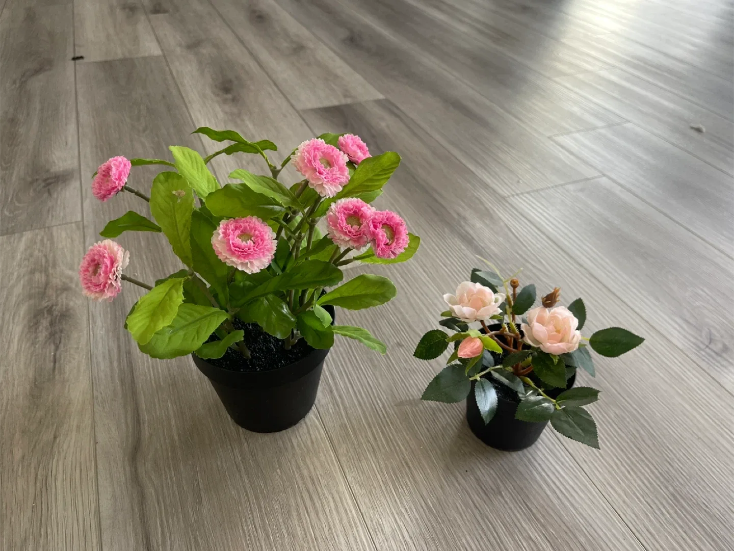 Artificial Potted Flowers thumbnail