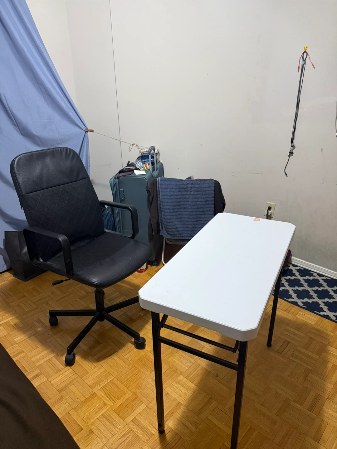 Office Chair + Study Table Set – Great Condition! - photo 2