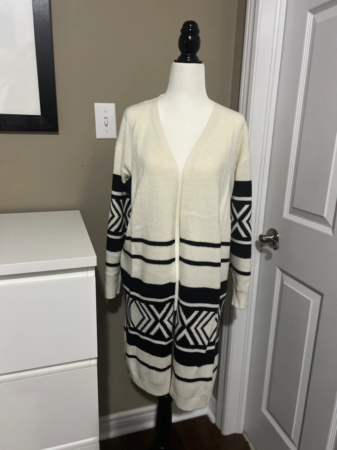 Suzy Shier XS Cardigan