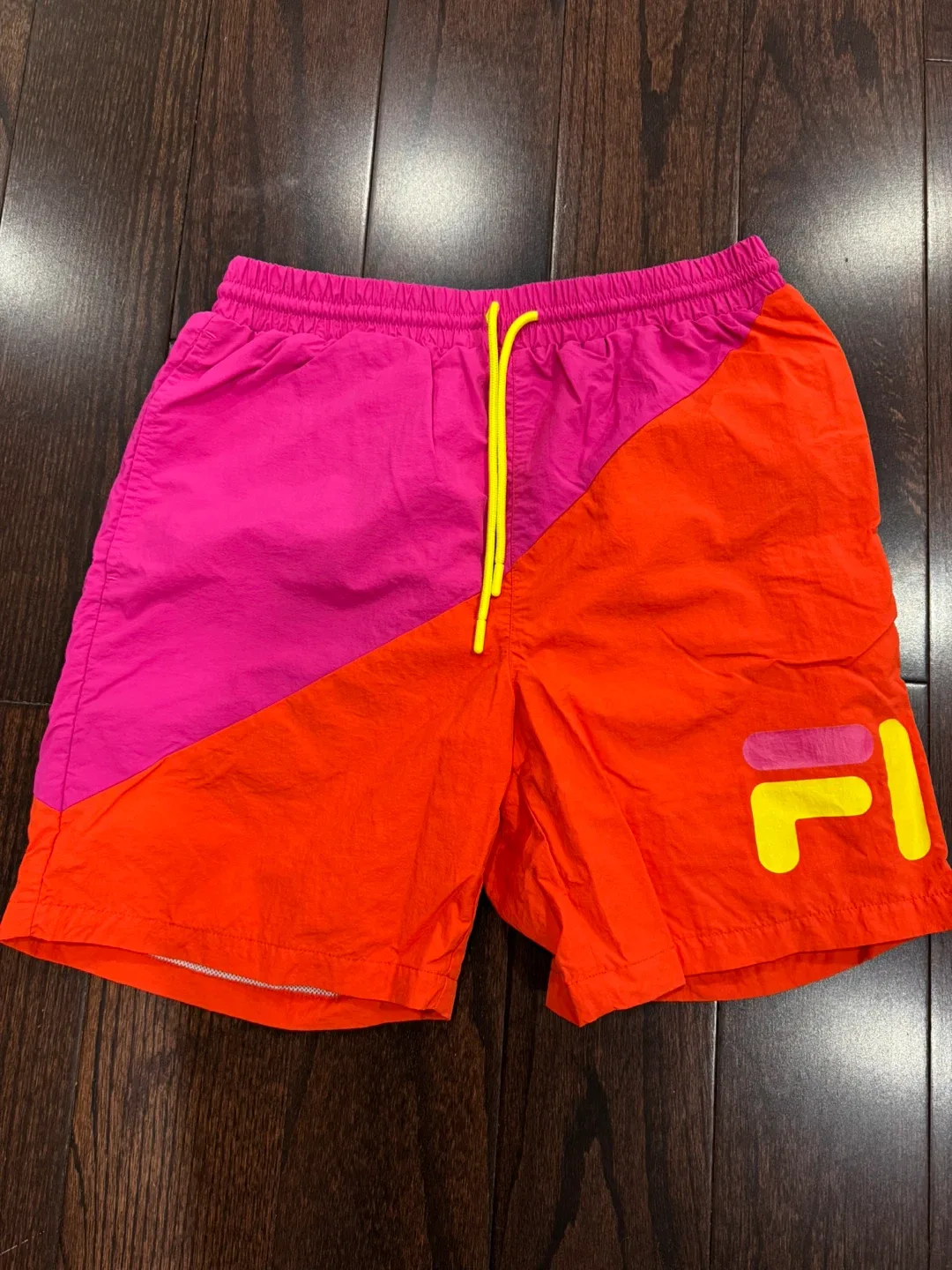 FILA MENS SWIM SHORT SIZE M NO DAMAGES thumbnail