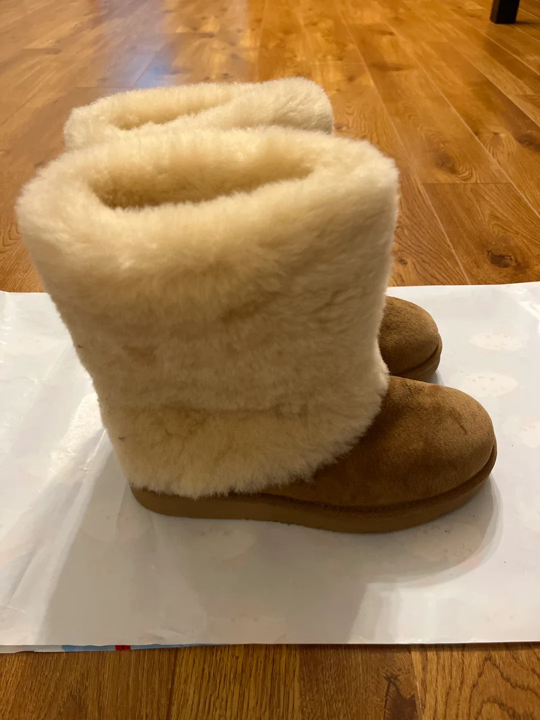 UGG Classic Boot - Size 5 image indicator(2)