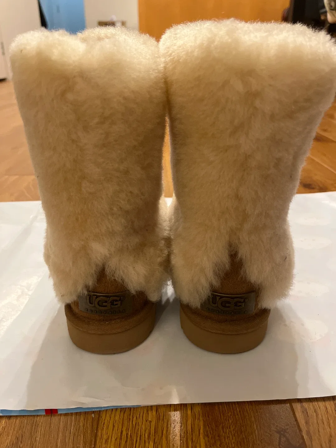 UGG Classic Boot - Size 5 image indicator(3)