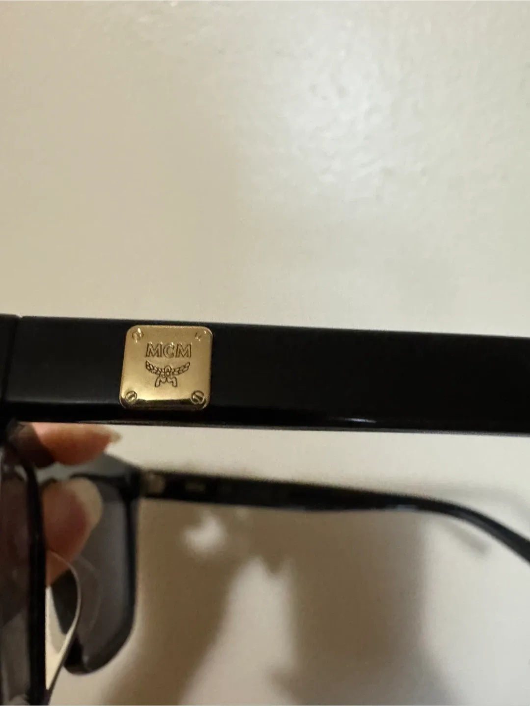 🥕MCM Sunglasses with Case image indicator(5)