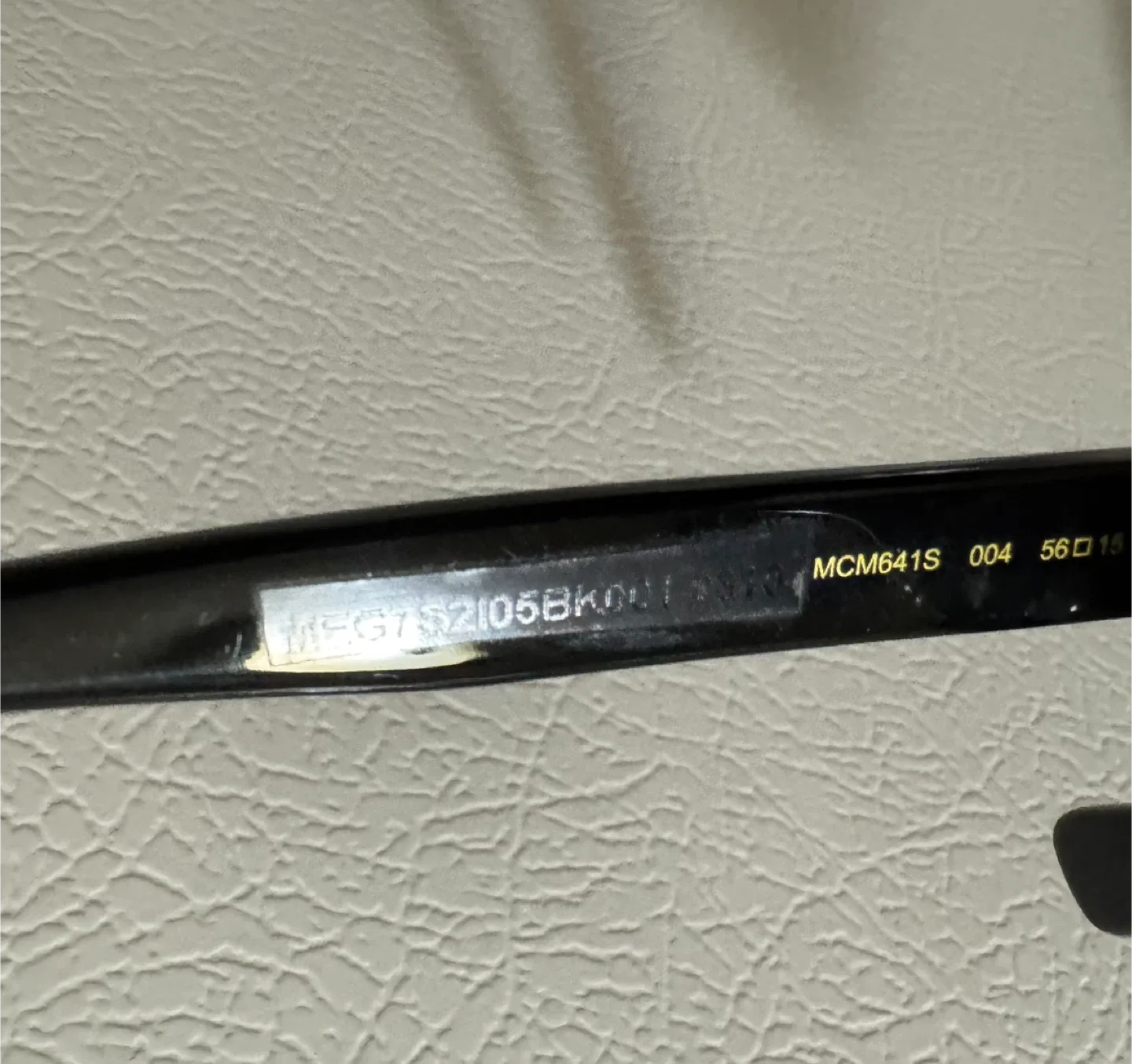 🥕MCM Sunglasses with Case image indicator(7)