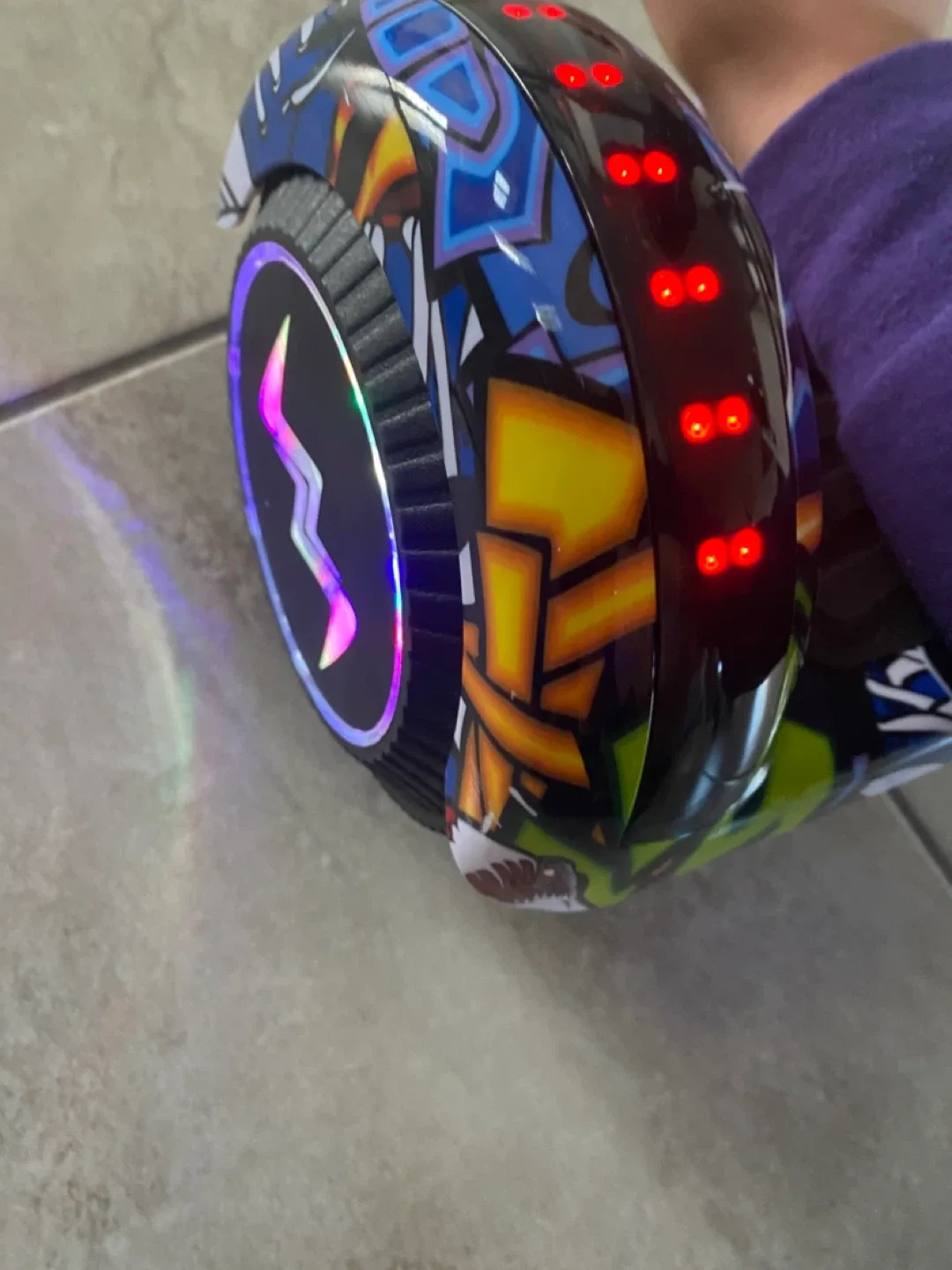 Hoverboard with Charger image indicator(2)