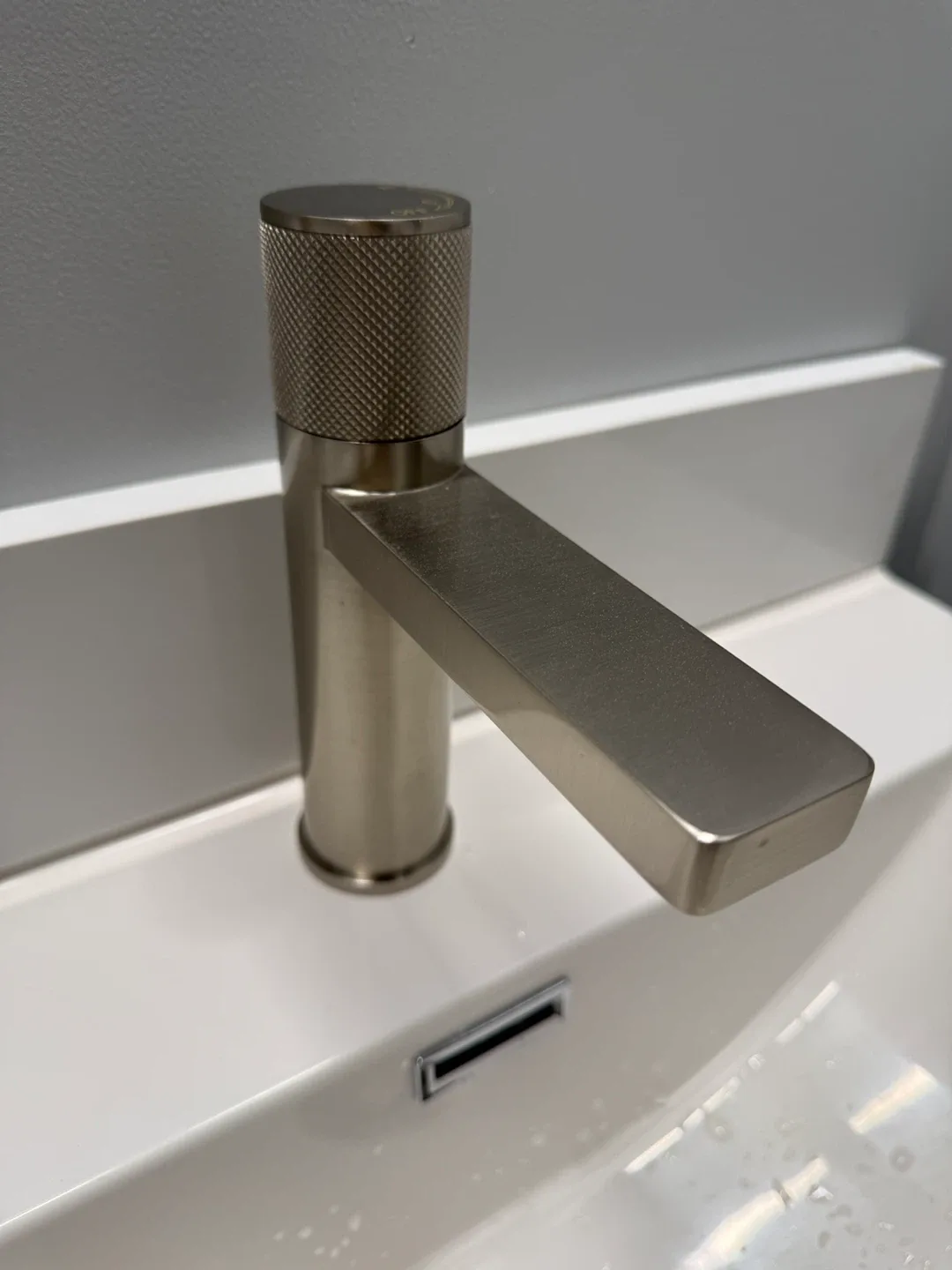 NEW Basin Faucet CZ35-01 BN image indicator(2)