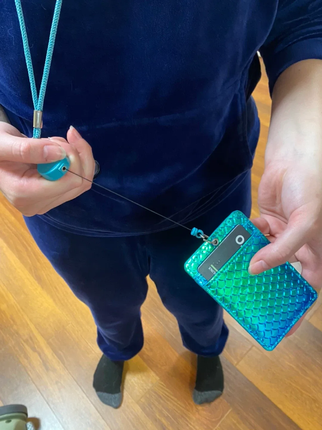 Bath & Body ID LANYARD & SANITIZER HOLDER image indicator(2)