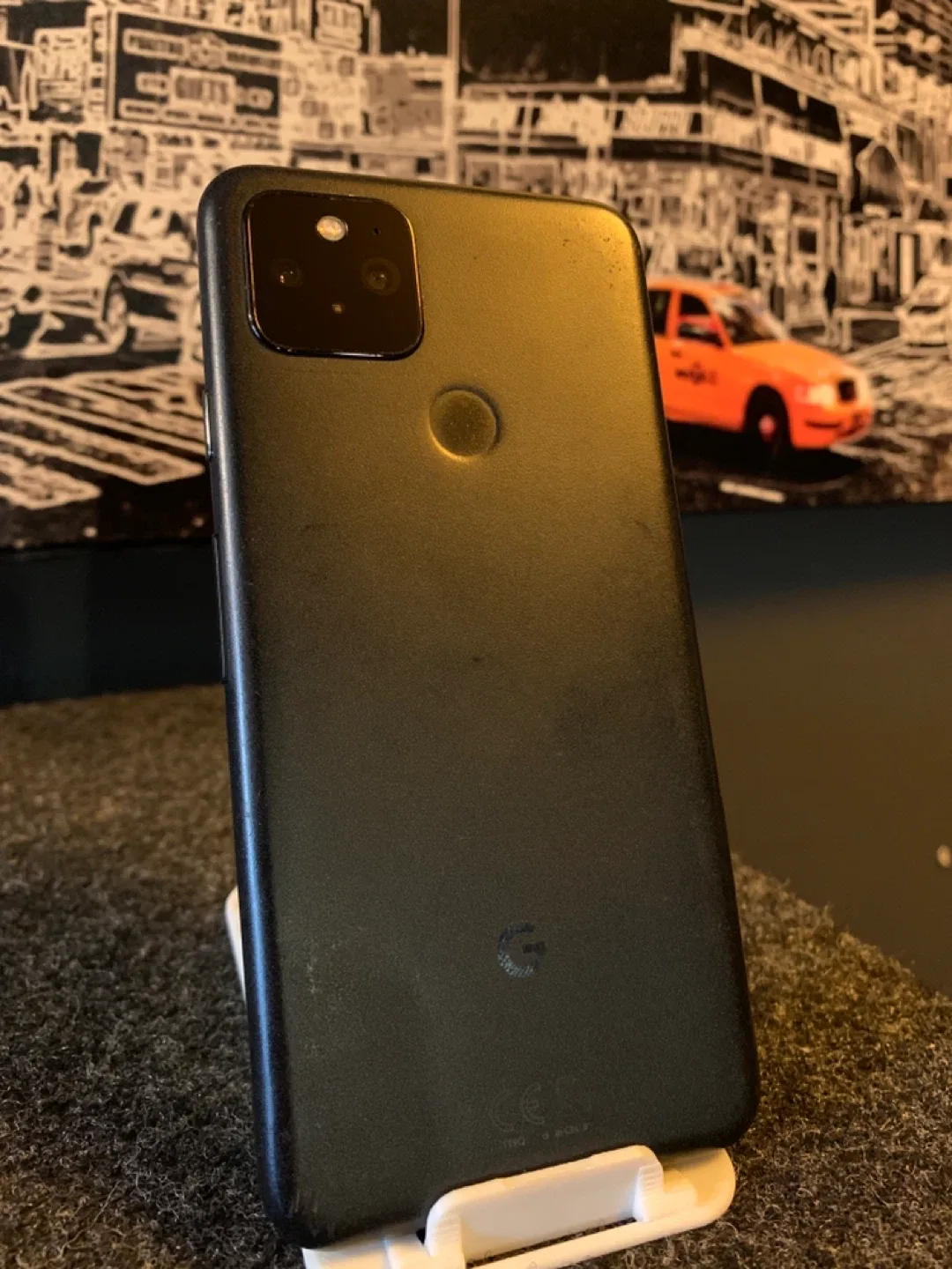 Google Pixel 4a with green line image indicator(2)