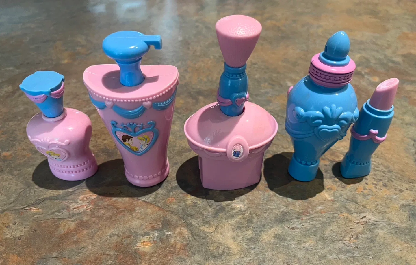 Disney Princess Cinderella Makeup Table image indicator(5)