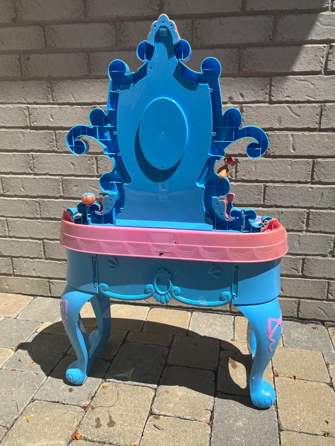 Disney Princess Cinderella Makeup Table image indicator(3)