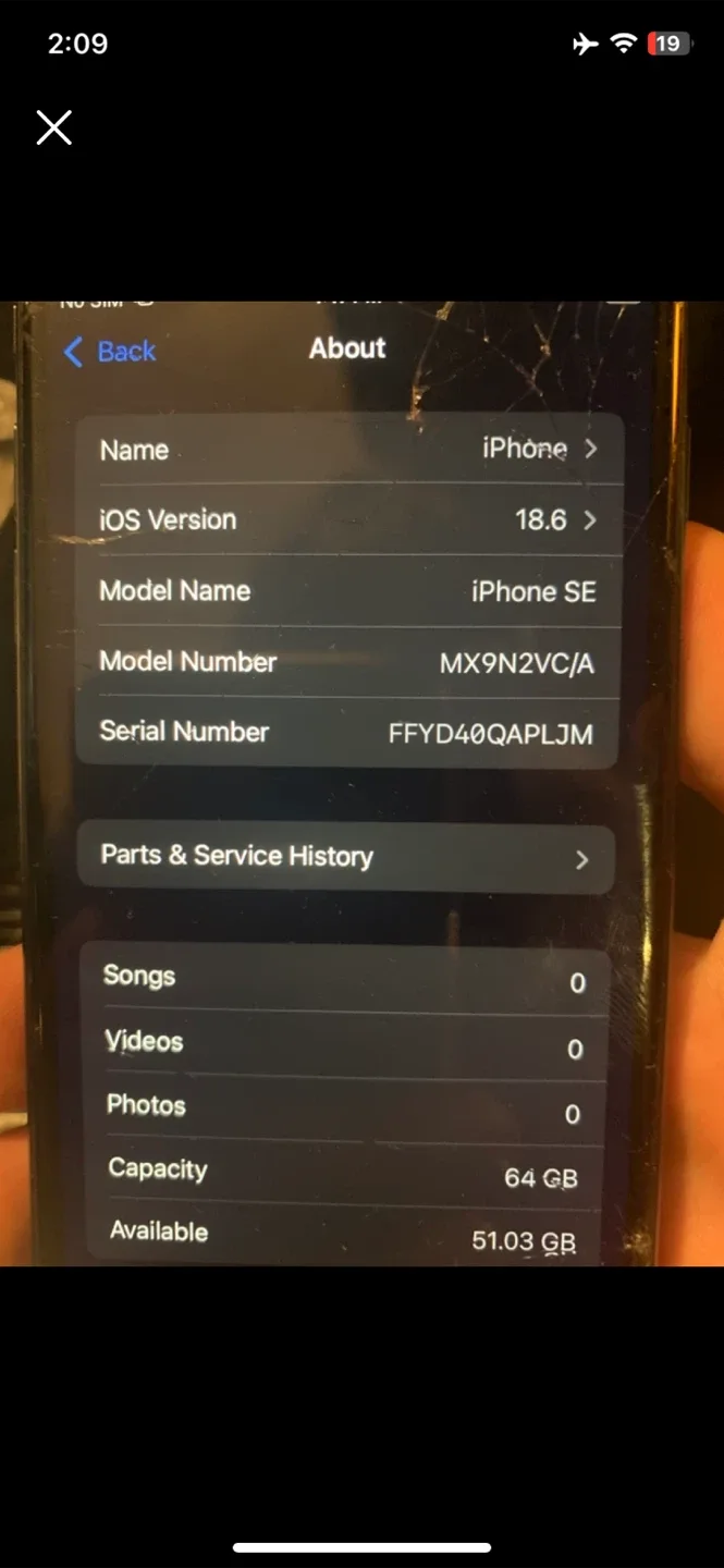 iPhone SE 2 64GB - Cracked Screen image indicator(3)