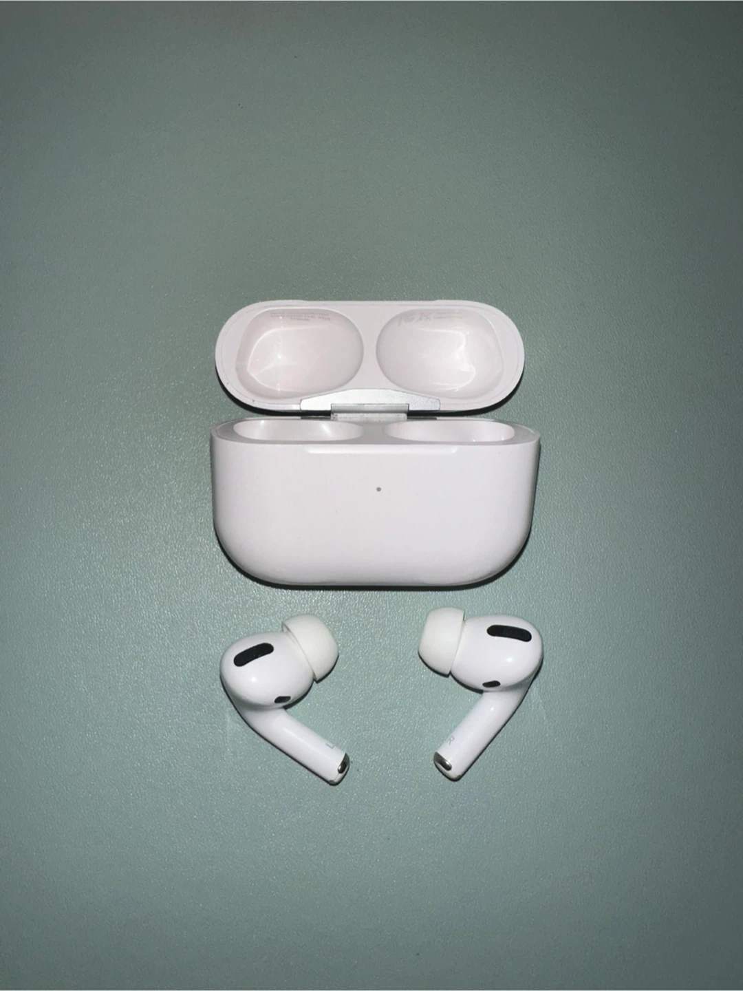 Apple AirPods Pro 1st Gen