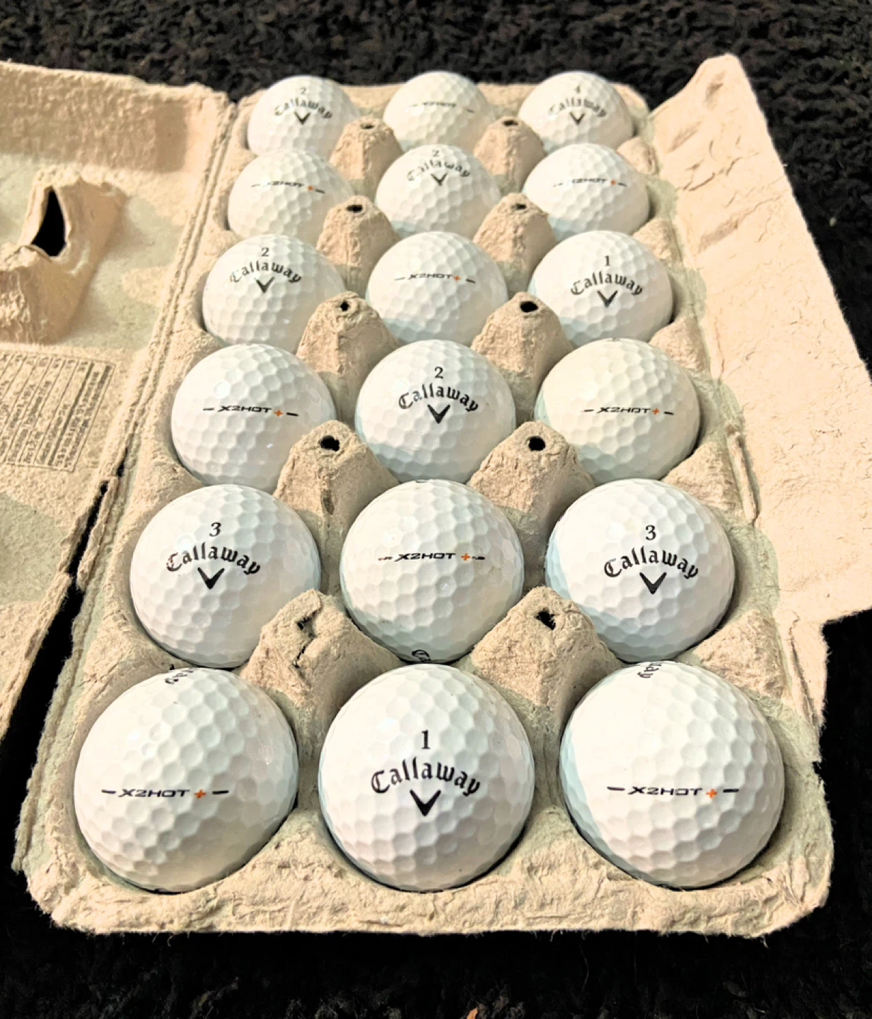 18 Callaway X2 Hot Golf Balls