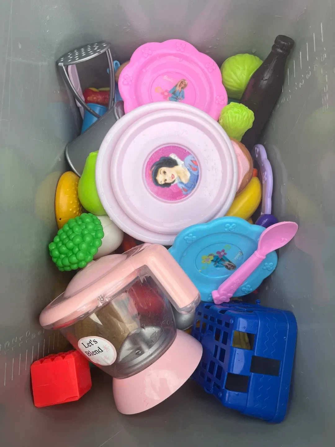 Little Tikes Kitchen Play Set + Accessories image indicator(4)