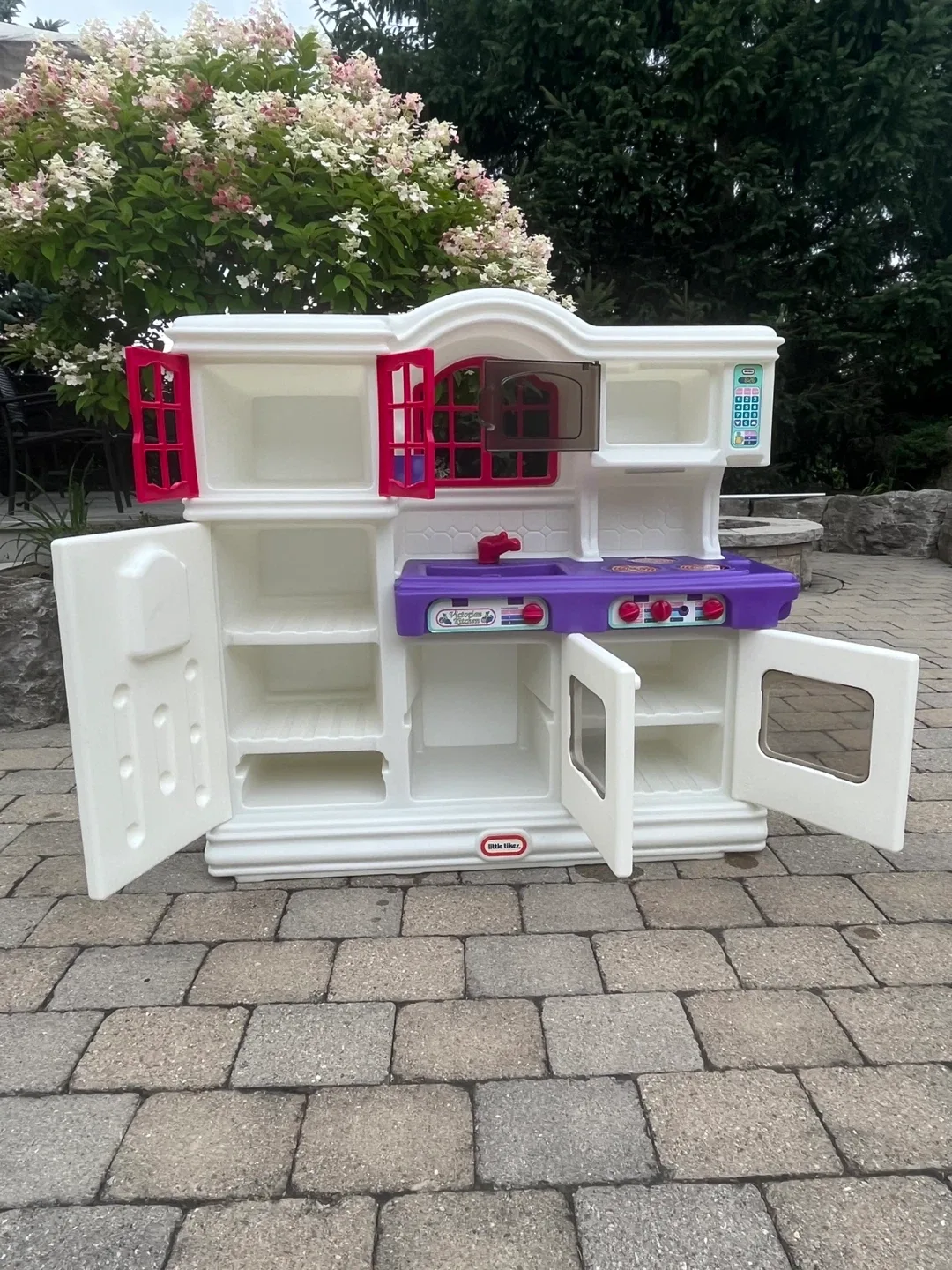 Little Tikes Kitchen Play Set + Accessories image indicator(2)