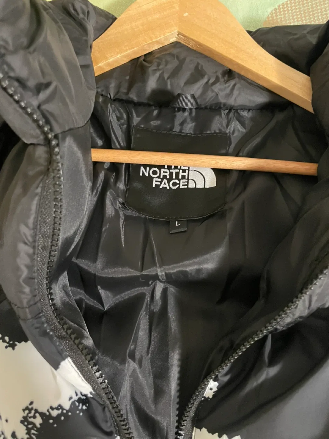 The North Face Nuptse 1992 Puffer Jacket image indicator(2)