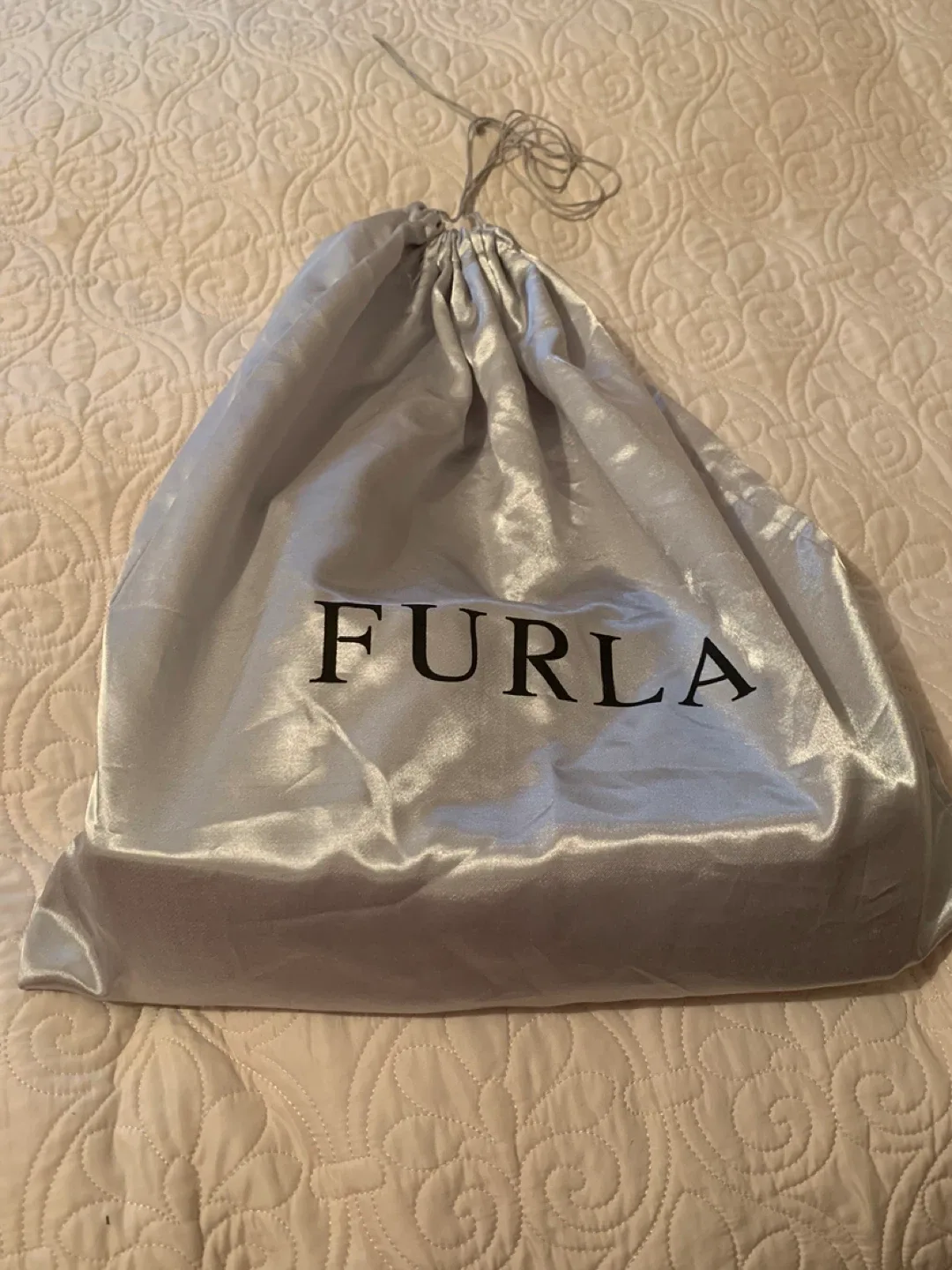 Furla Cream Leather  Shoulder Bag image indicator(9)