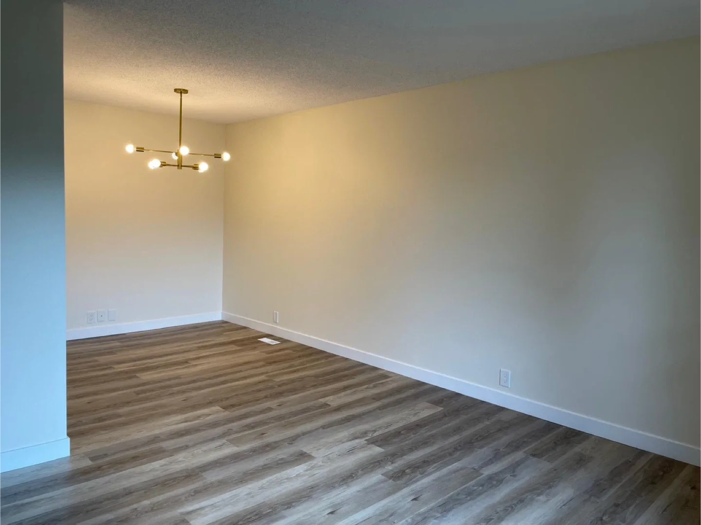 Century Park Single House Rental ($2200 / month) image indicator(4)