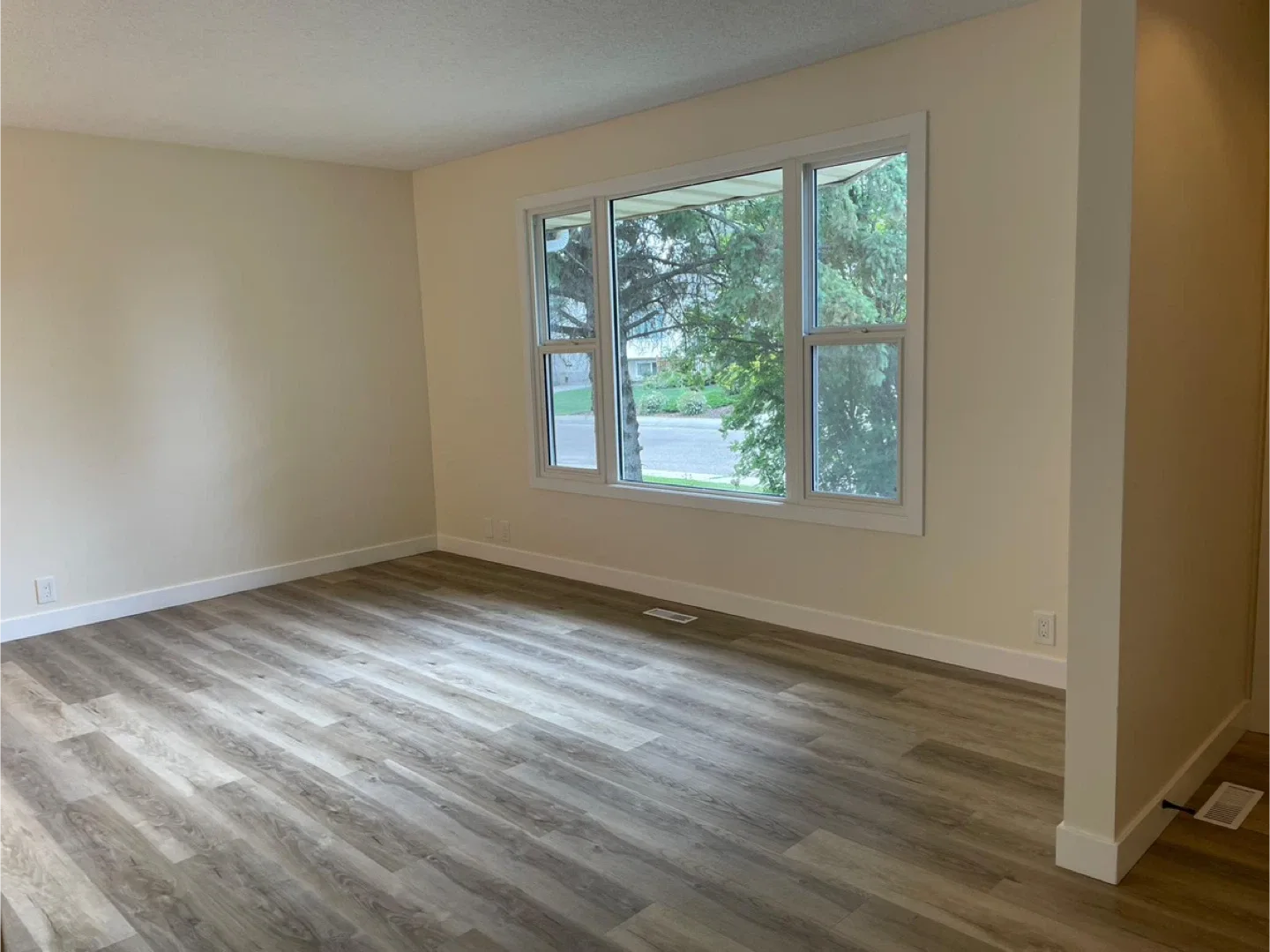 Century Park Single House Rental ($2200 / month) image indicator(3)