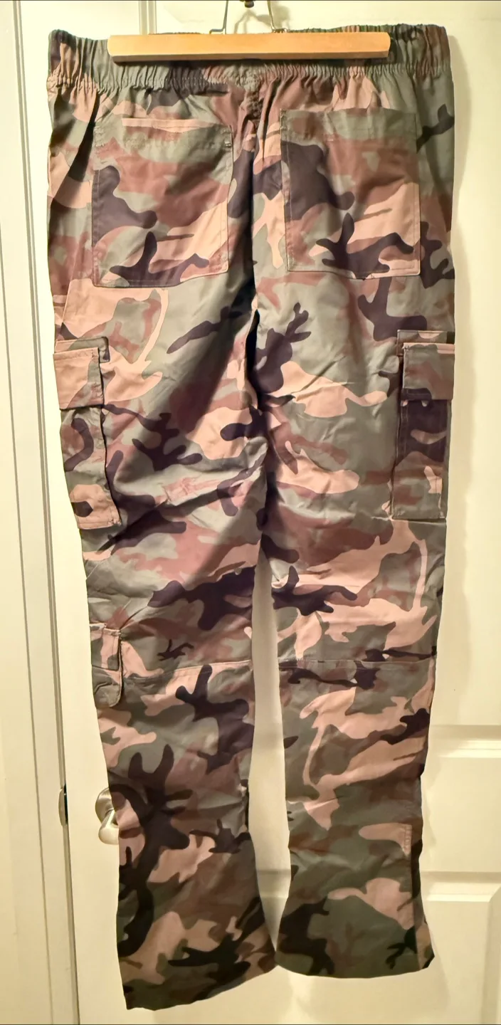 Brand new JC Camo Cargo Pants - Size Large image indicator(2)