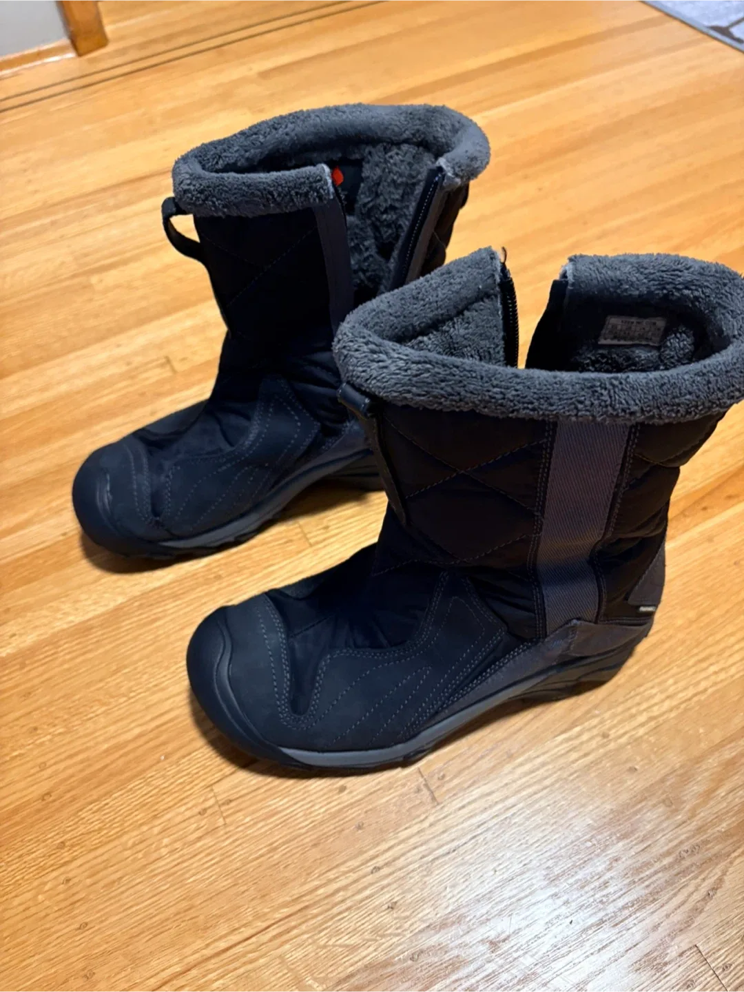 Keen Winter Boots - Women's image indicator(2)