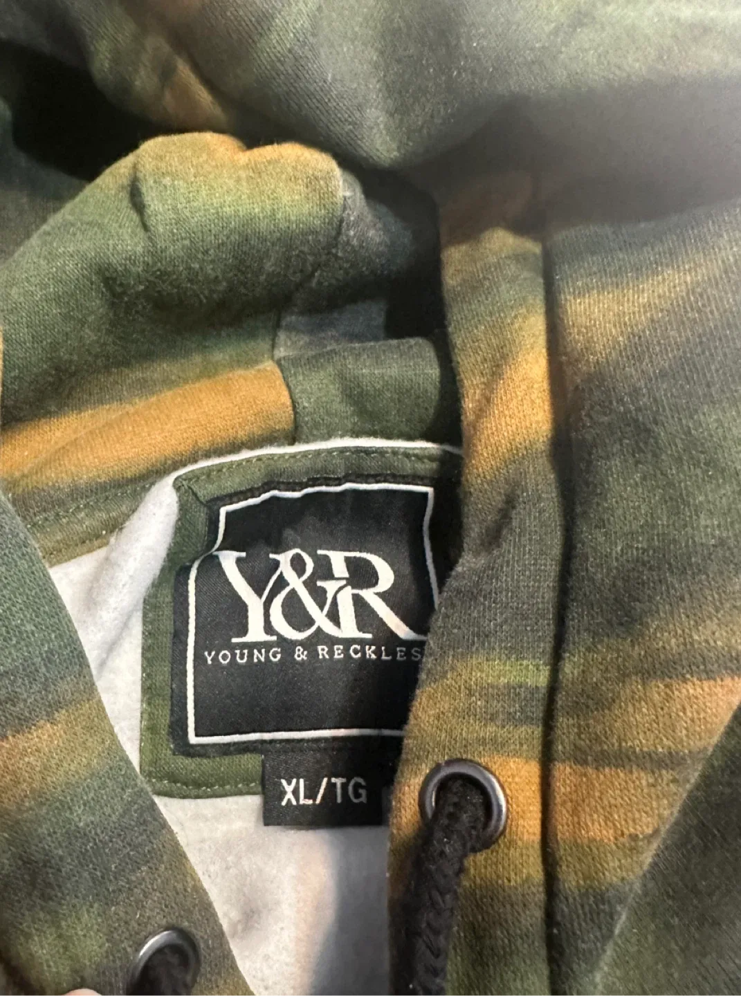Young & Reckless Camo Hoodie XL image indicator(2)