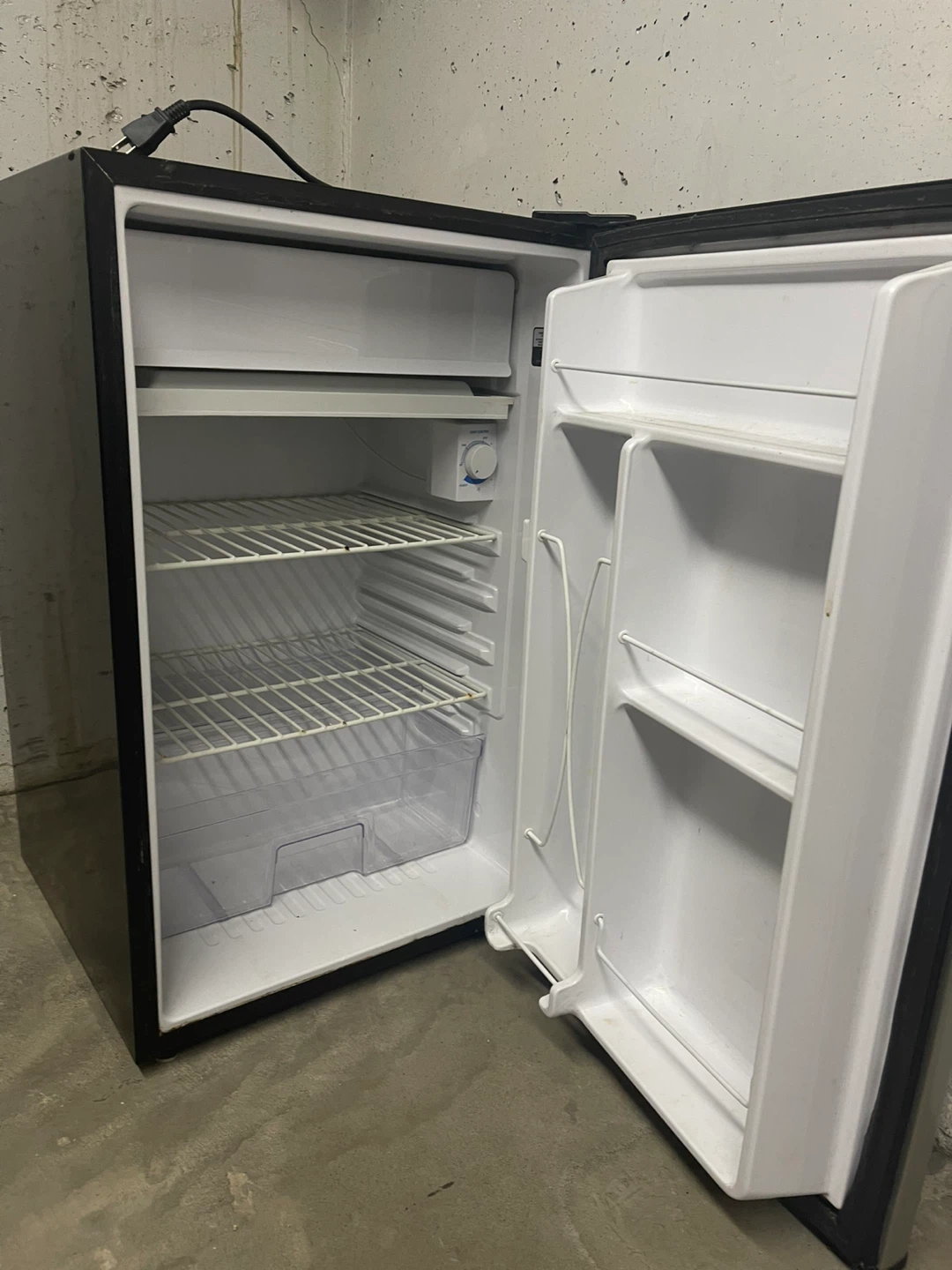 GE Mini Fridge - Black and Grey - photo 3