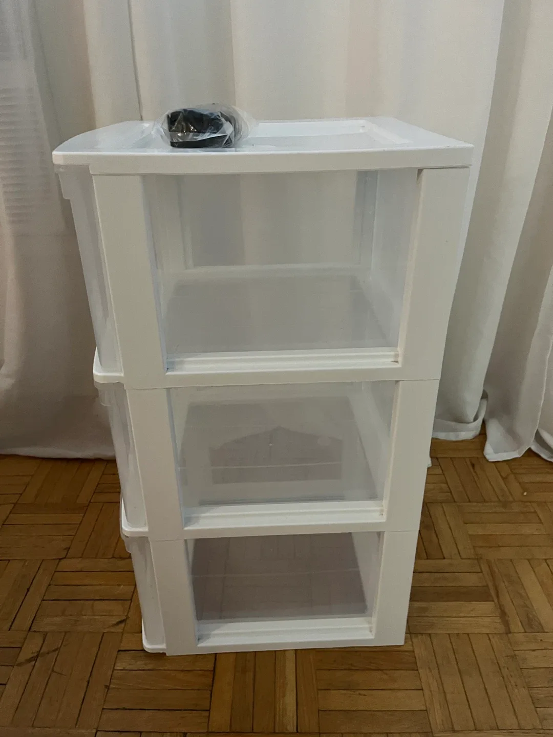 White 3-Drawer Plastic Storage Unit - Proudly Made in Canada image indicator(7)