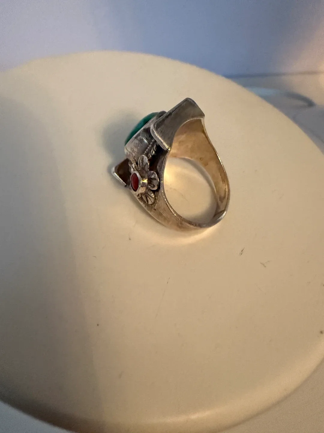 Vintage Silver Ring with Turquoise Stone image indicator(3)