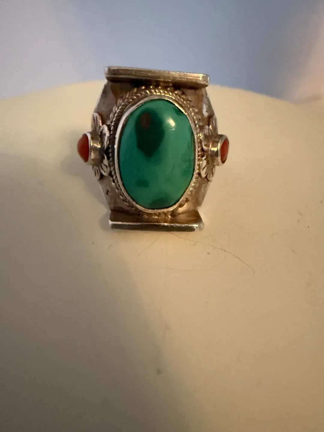 Vintage Silver Ring with Turquoise Stone image indicator(2)