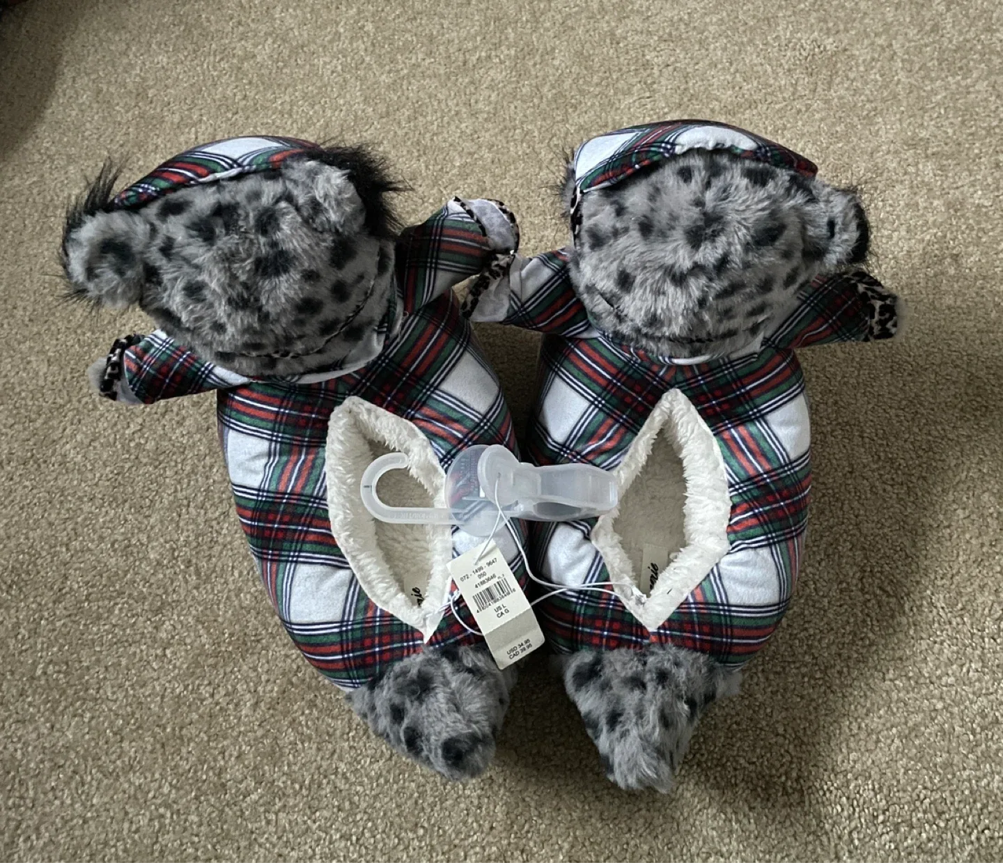 BRAND NEW Aerie Slippers (large) image indicator(2)