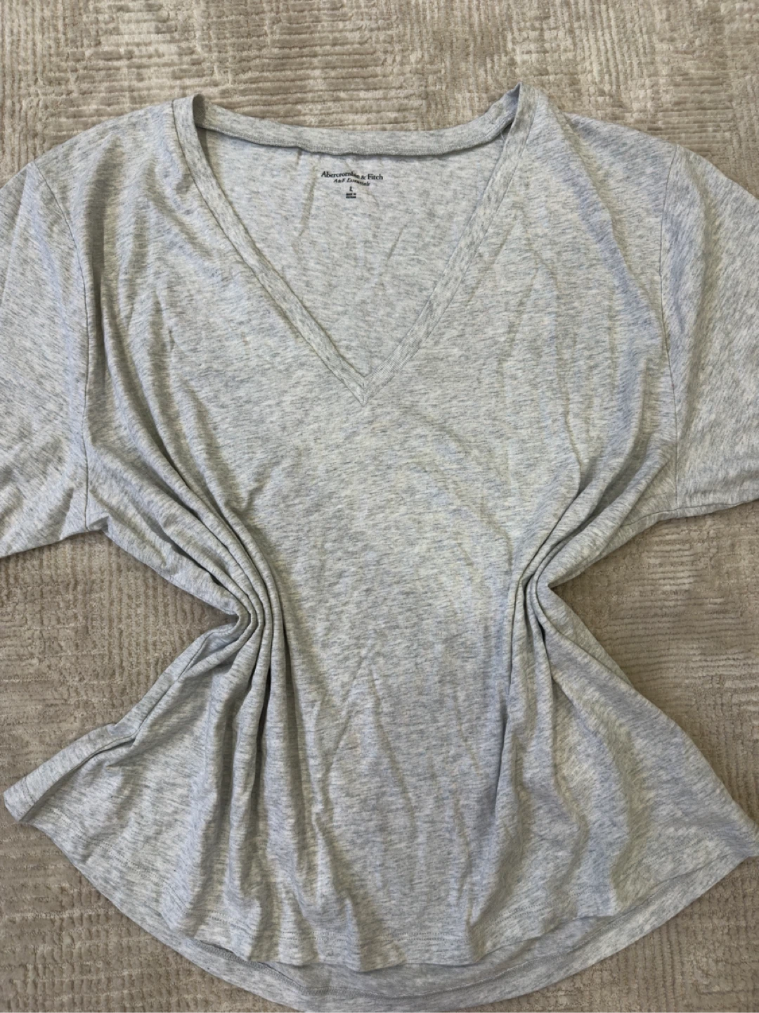 NEW Abercrombie & Fitch A&F Essentials Grey V-Neck Tee - L
