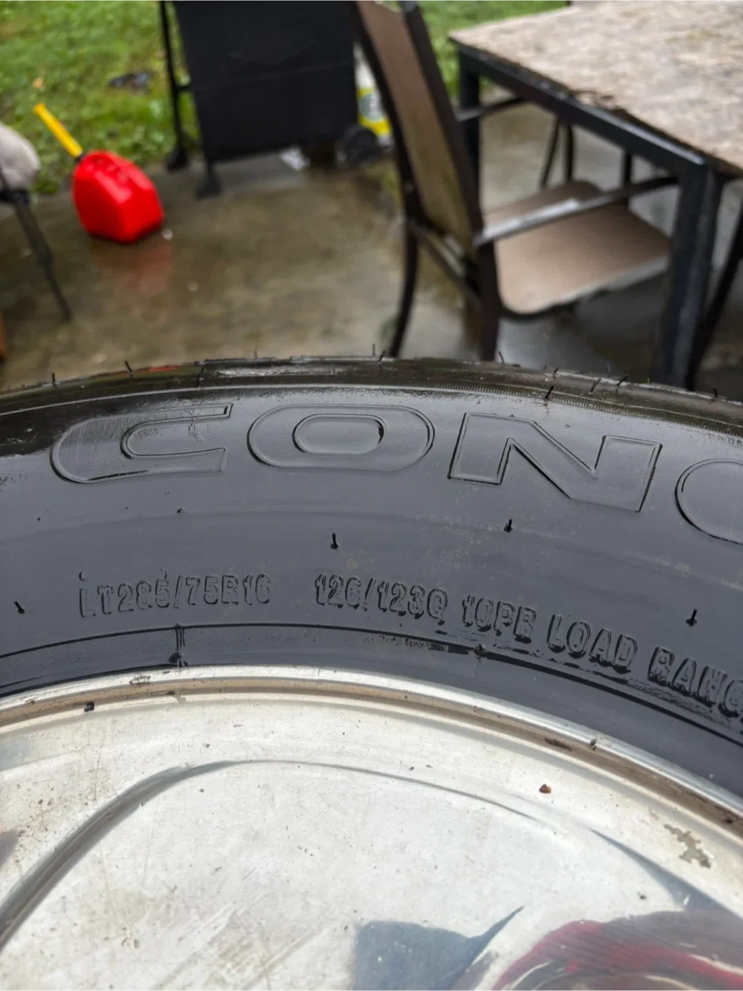 LT285/75R16 Conqueror Tire Set image indicator(3)