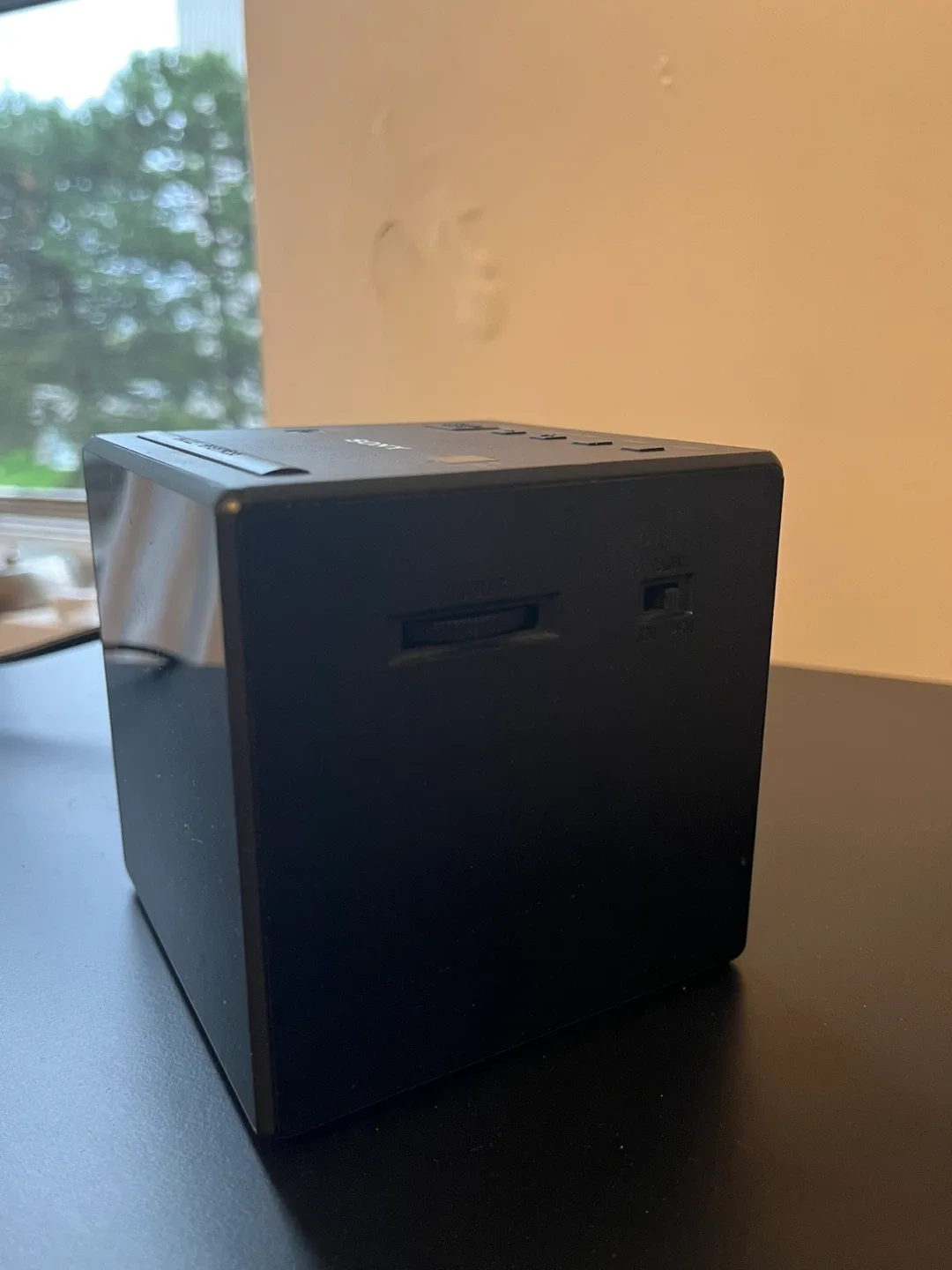 Sony ICF-C1 Alarm Clock Radio LED image indicator(3)